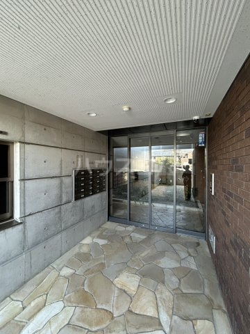 2/3 エントランス