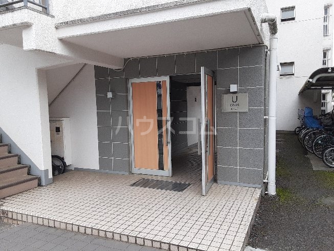 21/30 エントランス