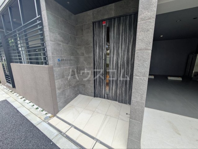 25/30 エントランス