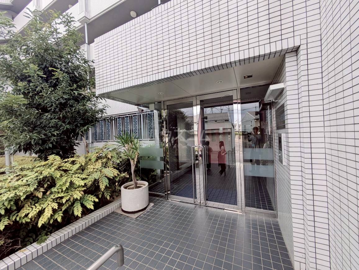 2/6 エントランス