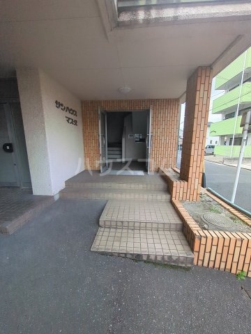 26/30 エントランス