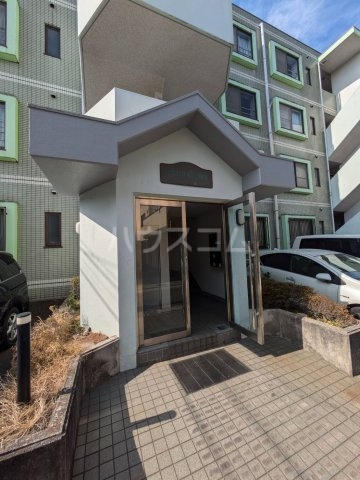 28/30 エントランス