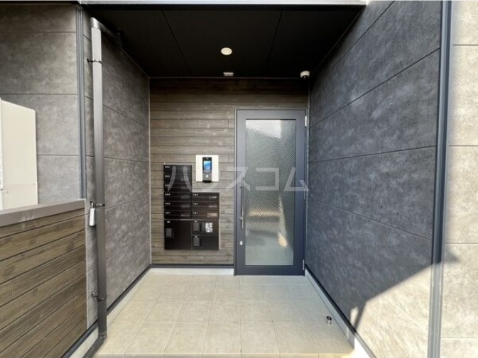 14/16 エントランス