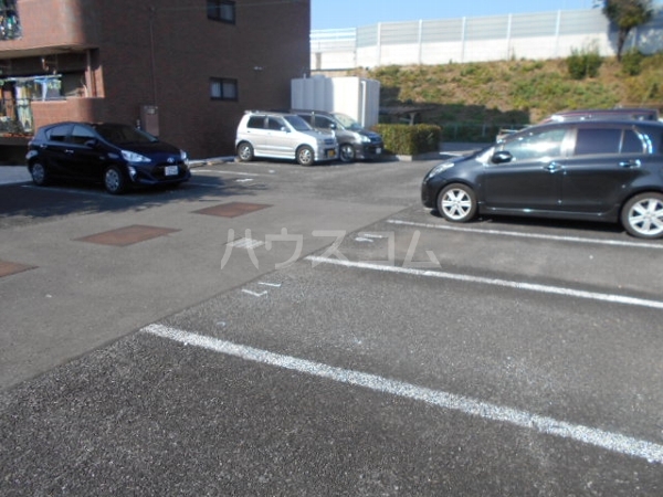 16/22 駐車場