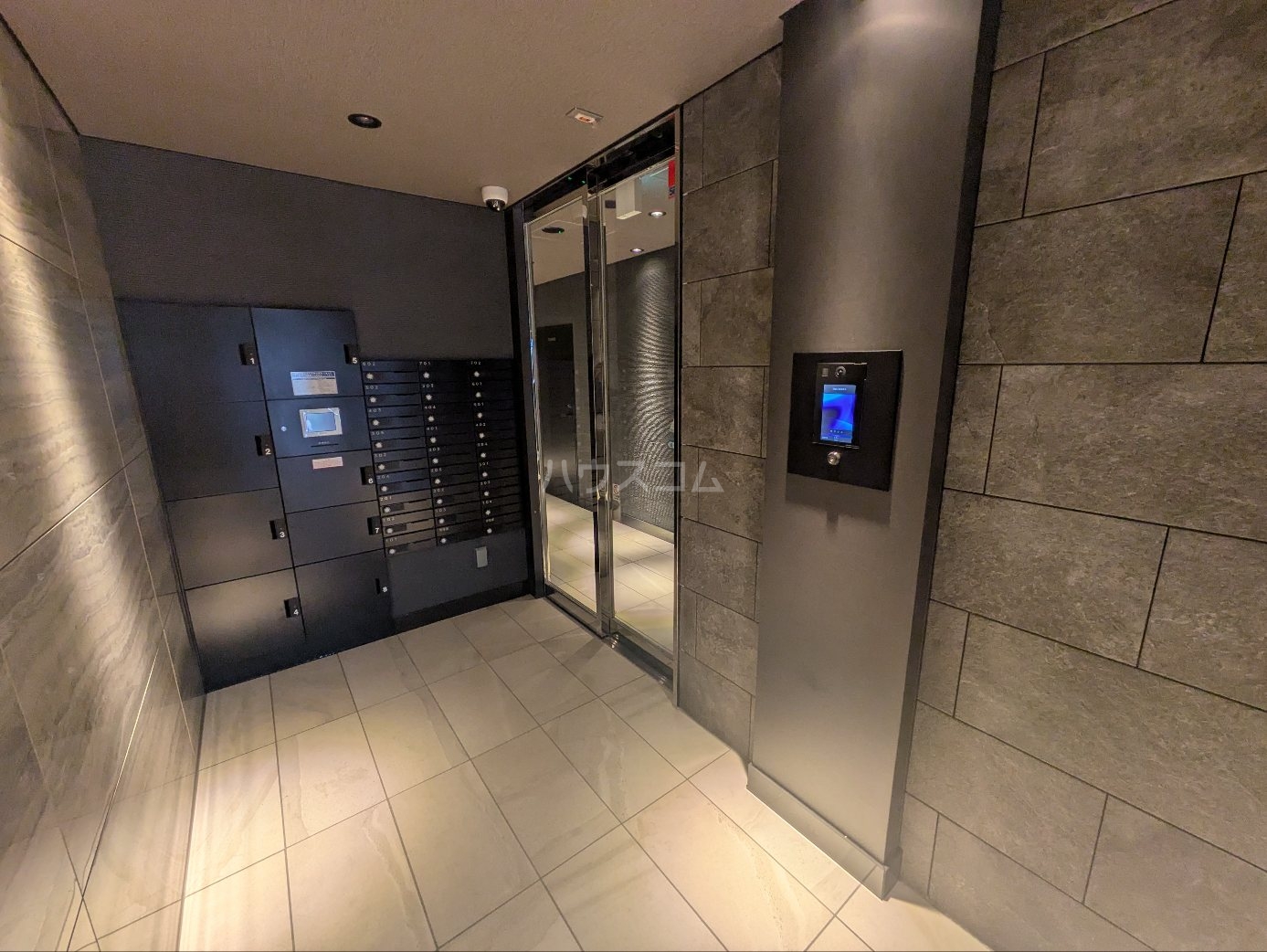 2/3 エントランス