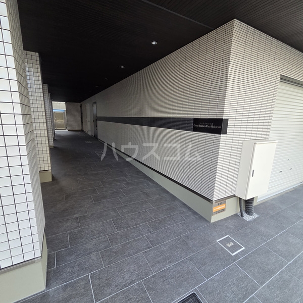 16/20 エントランス