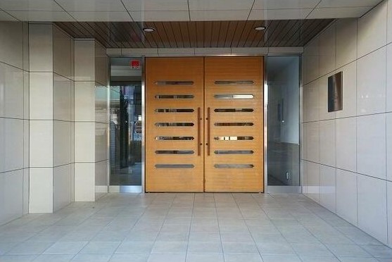 17/27 エントランス