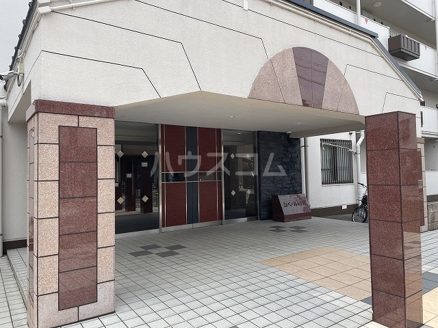 17/25 エントランス