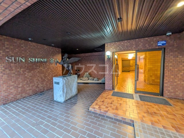 19/25 エントランス