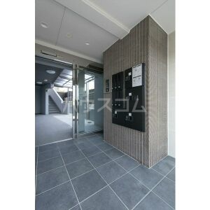 14/16 エントランス