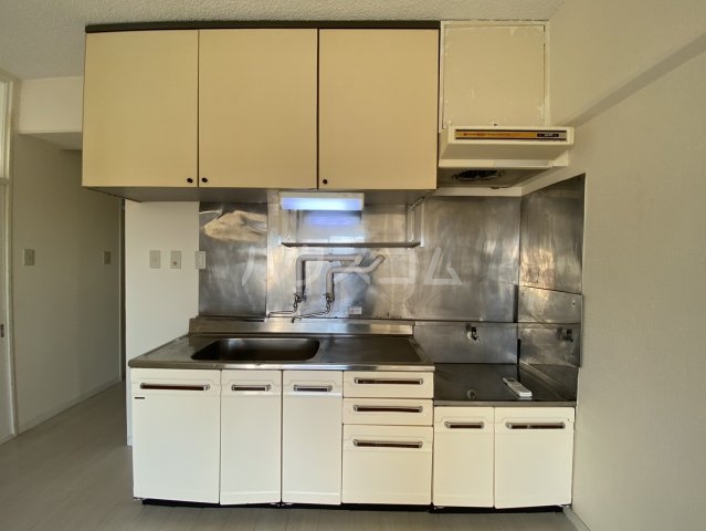 16/30 キッチン