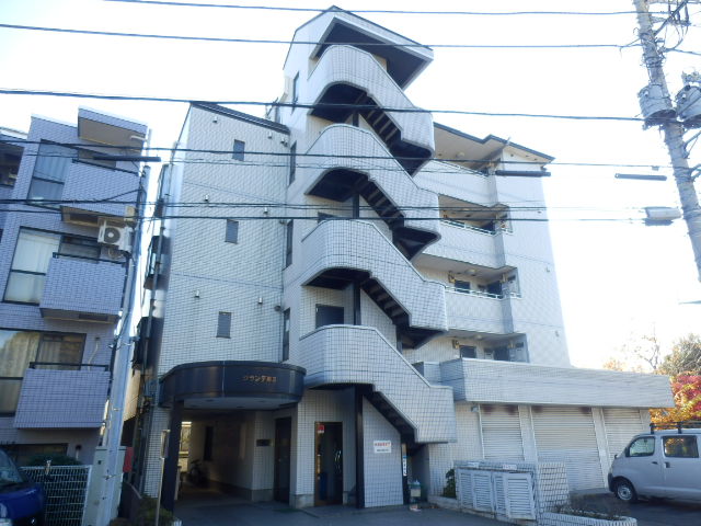 22/29 エントランス