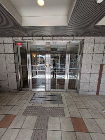 26/30 エントランス