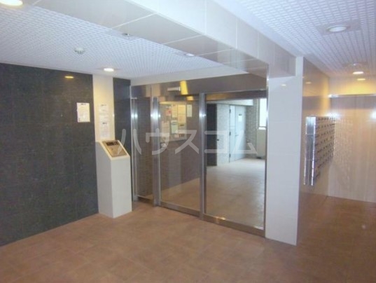 17/18 エントランス