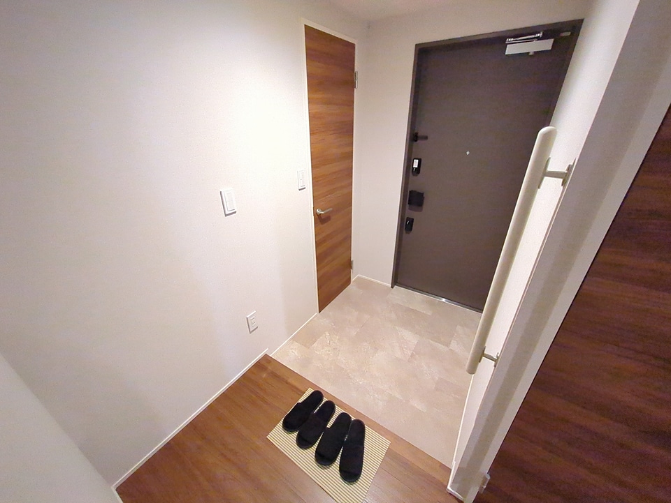 14/30 玄関
