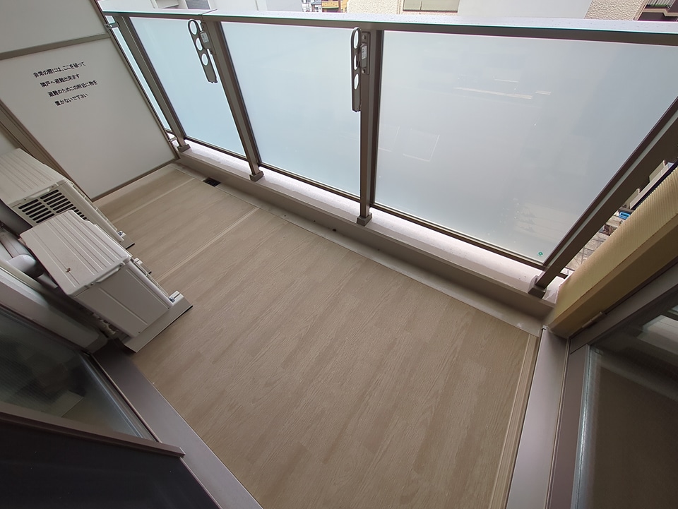 18/28 バルコニー