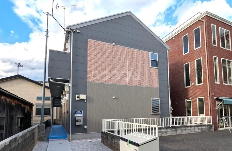 16/17 エントランス