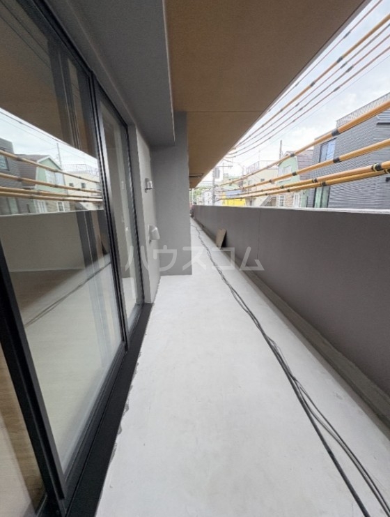 19/25 バルコニー