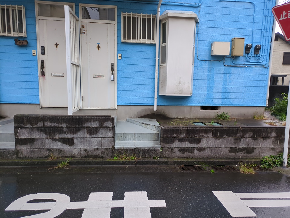 21/23 エントランス