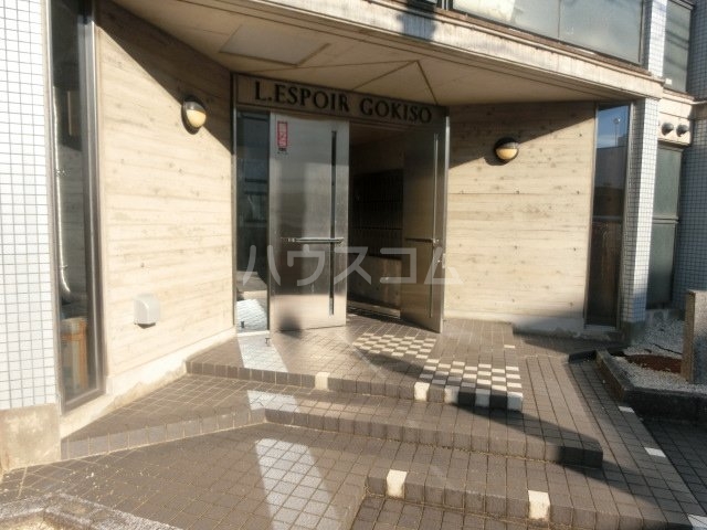 17/19 エントランス