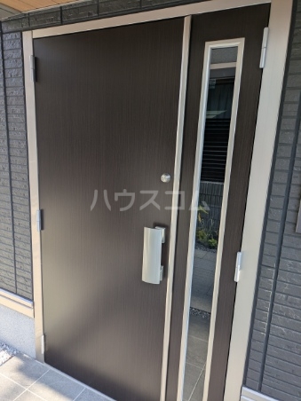 20/26 エントランス