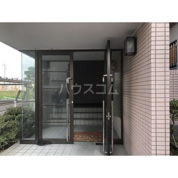 2/2 エントランス
