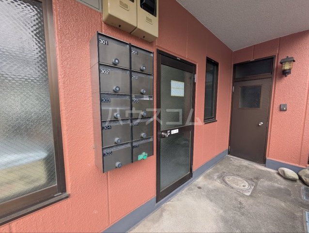 20/22 エントランス