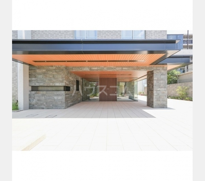 22/29 エントランス