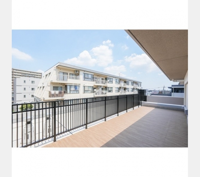 21/29 エントランス