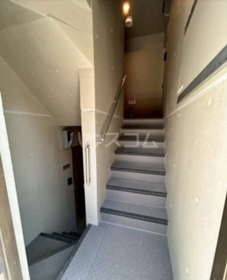 17/18 エントランス