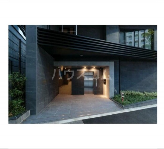 28/30 エントランス