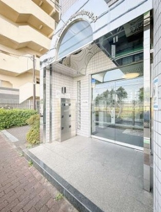 13/19 エントランス