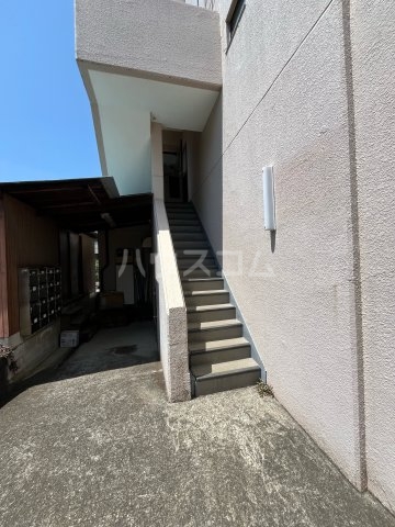 20/29 エントランス