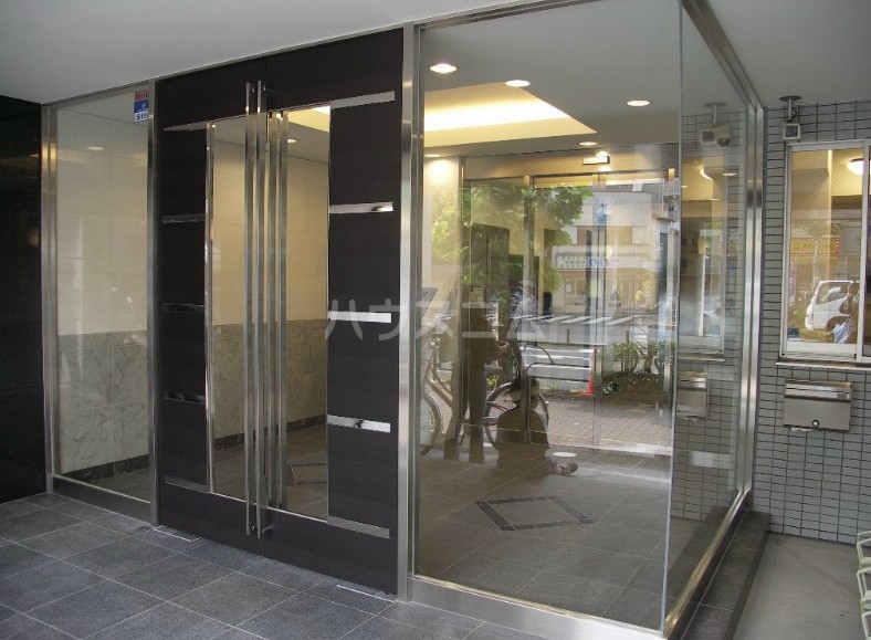 14/23 エントランス