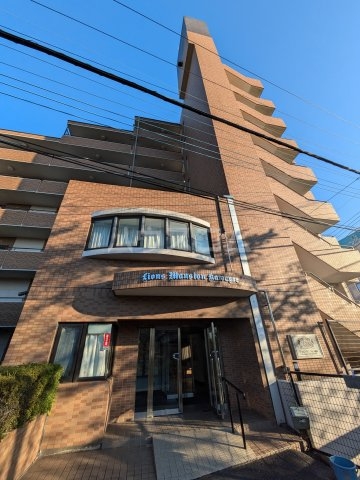 23/30 エントランス