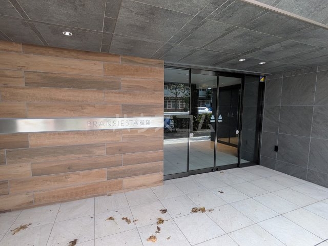 19/29 エントランス