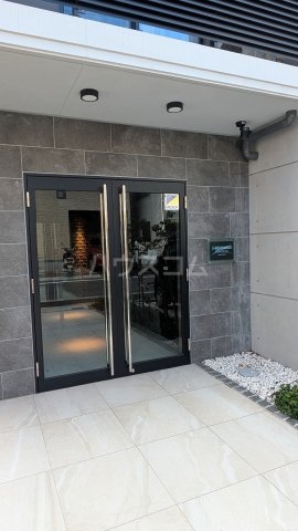 2/4 エントランス