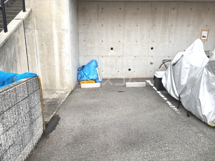 13/23 駐車場