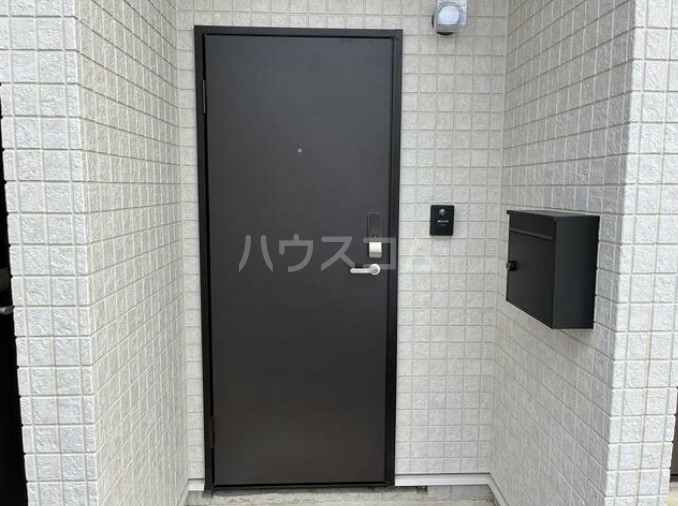 16/21 エントランス