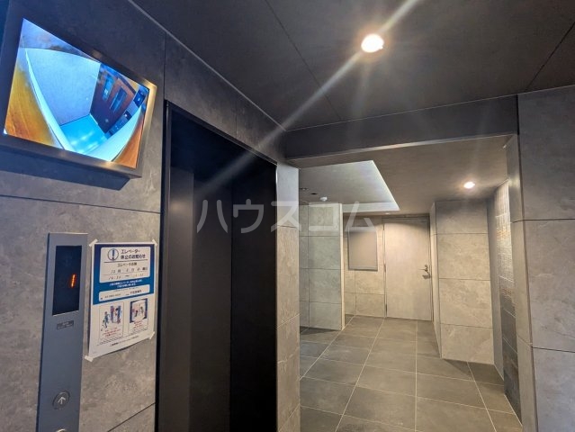 25/30 エントランス