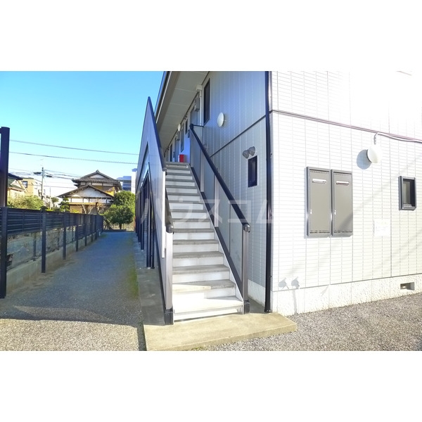 13/13 エントランス