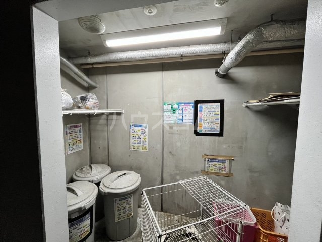 26/28 エントランス