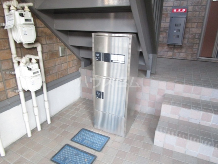 16/17 エントランス