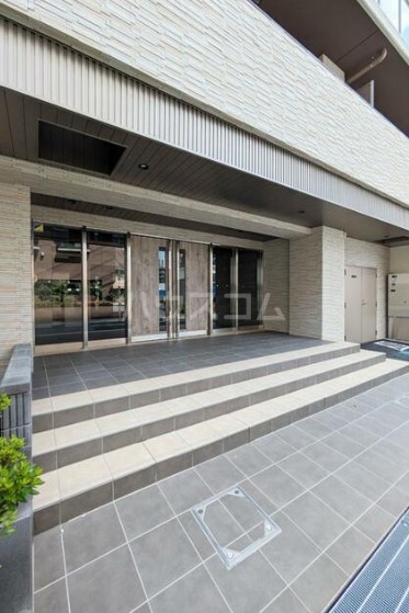 16/26 エントランス