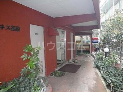 21/29 エントランス