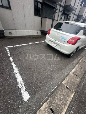 28/30 駐車場