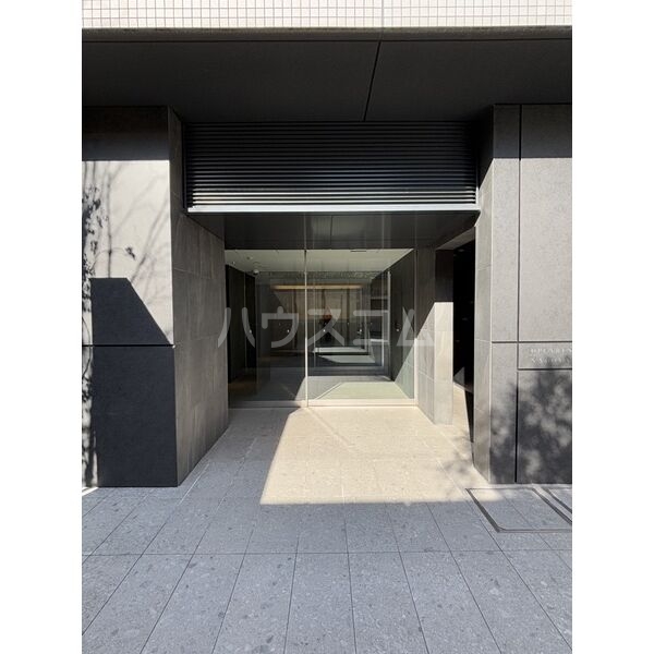 21/26 エントランス