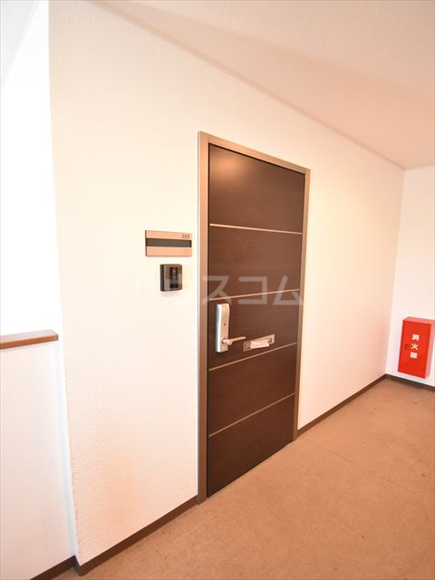 26/30 エントランス