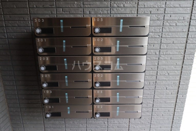 21/26 エントランス