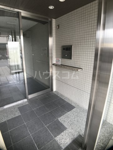 28/30 エントランス